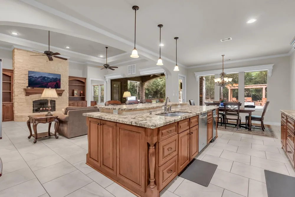 26123 E Crown Crossing Drive Montgomery, TX 77316