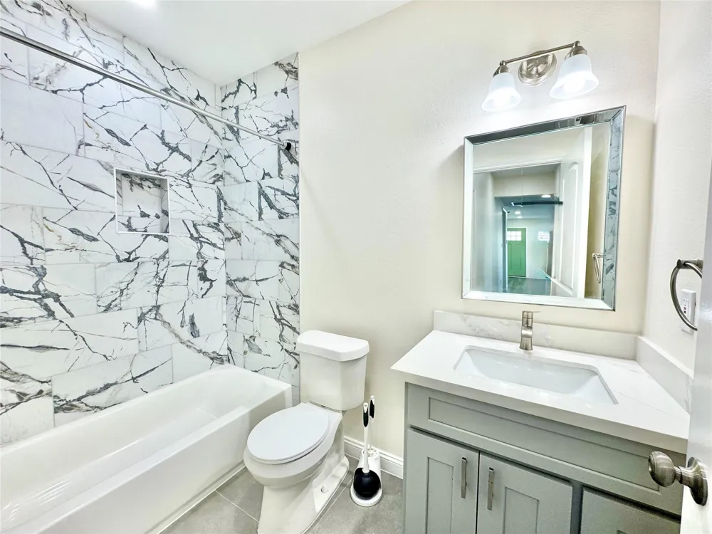 5127 Avenue L #A Galveston, TX 77551