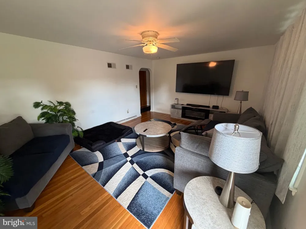 2633 SUTTON PLACE S Lancaster, PA 17601