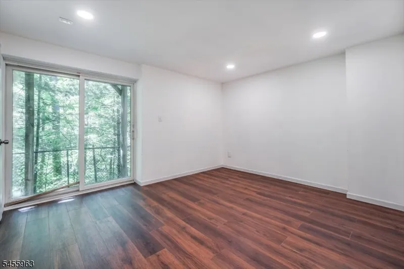 627 Old Dover Rd Parsippany-Troy Hills, NJ 07950