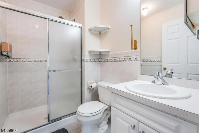 627 Old Dover Rd Parsippany-Troy Hills, NJ 07950