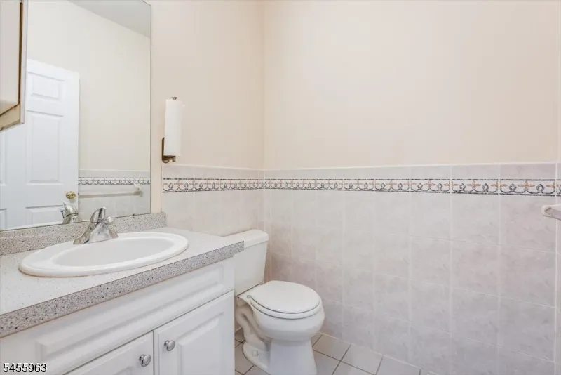 627 Old Dover Rd Parsippany-Troy Hills, NJ 07950