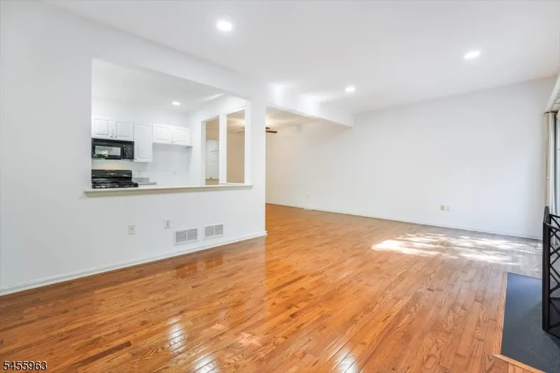 627 Old Dover Rd Parsippany-Troy Hills, NJ 07950