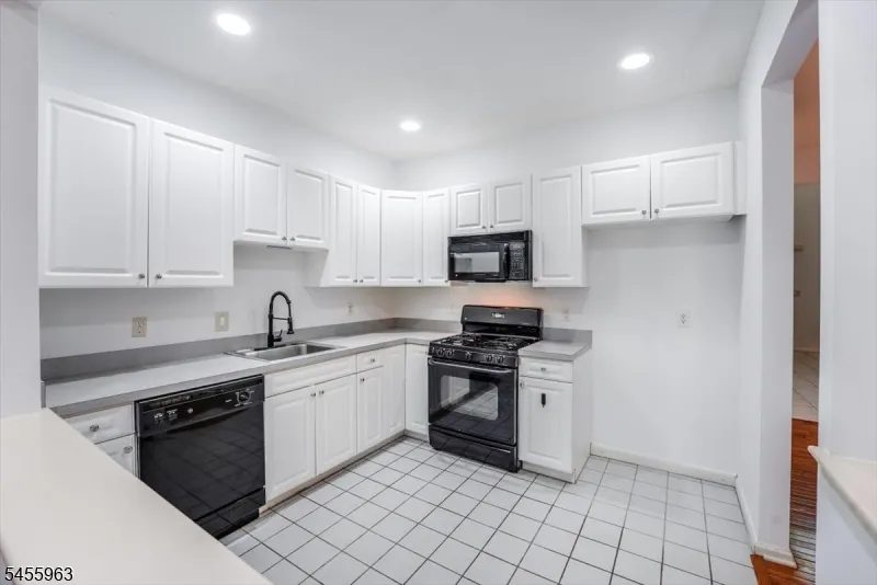 627 Old Dover Rd Parsippany-Troy Hills, NJ 07950