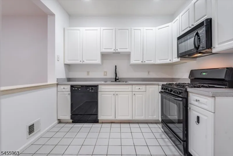 627 Old Dover Rd Parsippany-Troy Hills, NJ 07950