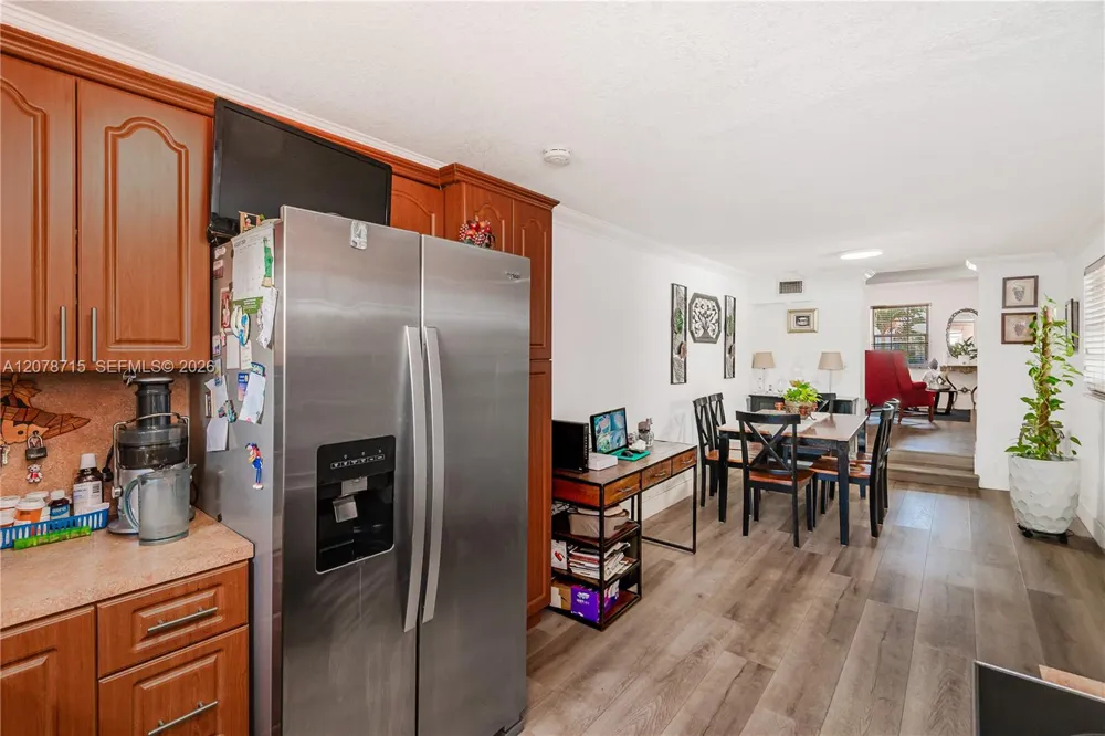359 W 35th St Hialeah, FL 33012