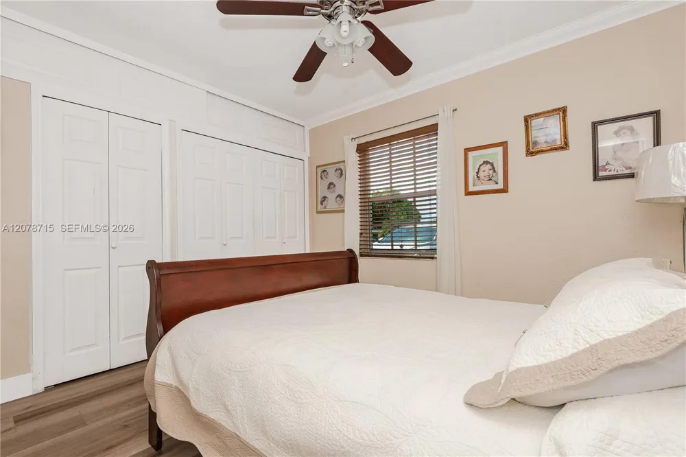 359 W 35th St Hialeah, FL 33012
