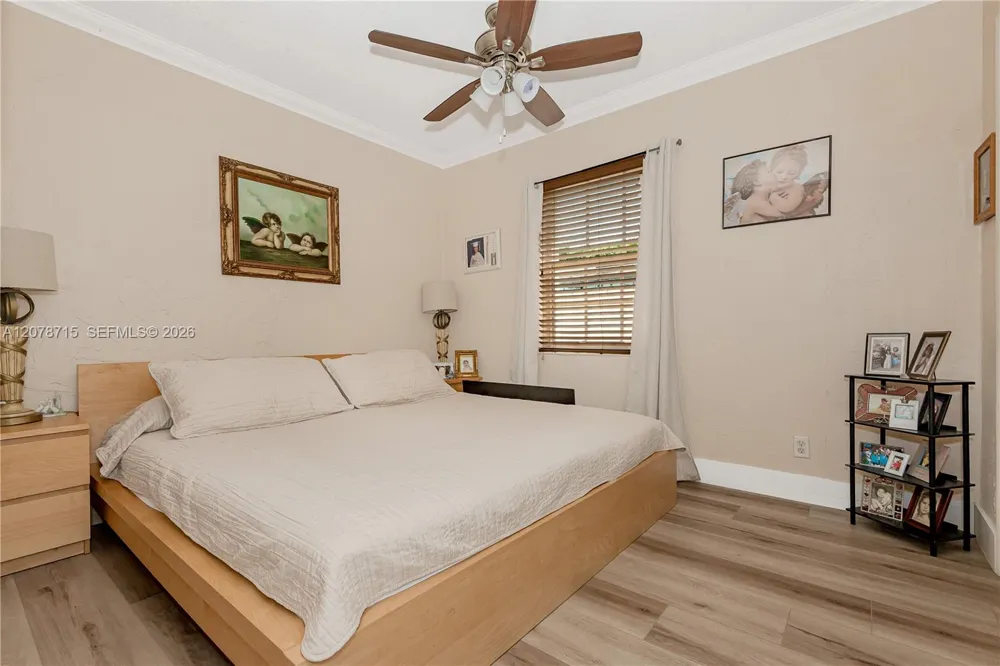 359 W 35th St Hialeah, FL 33012