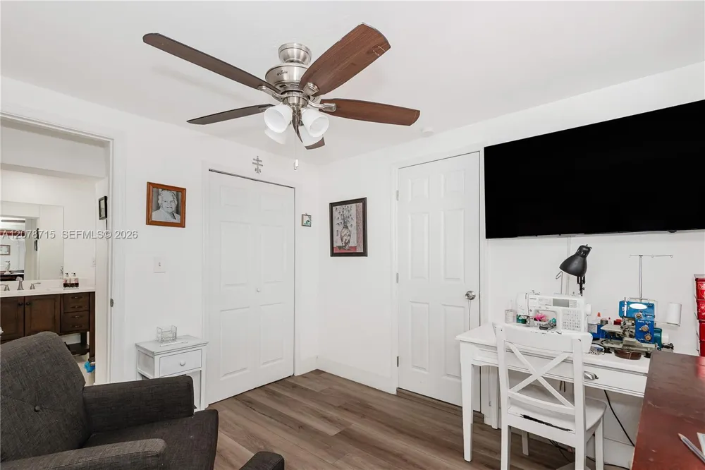 359 W 35th St Hialeah, FL 33012