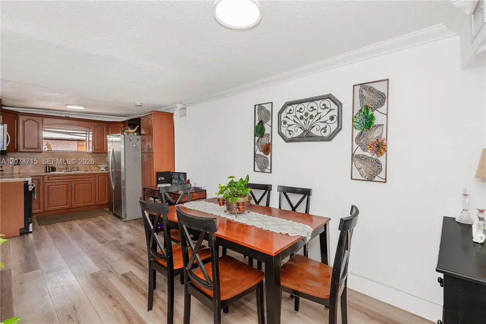 359 W 35th St Hialeah, FL 33012