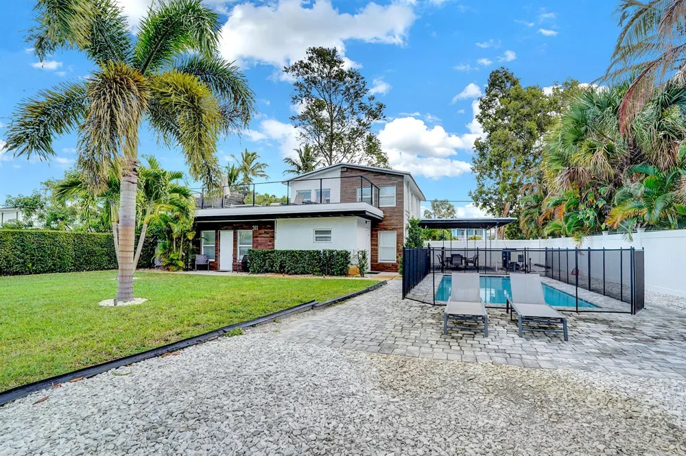 311 SE 3rd Avenue #Downstairs Delray Beach, FL 33483