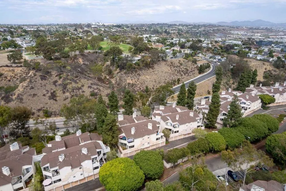 7267 Camino Degrazia #21 San Diego, CA 92111
