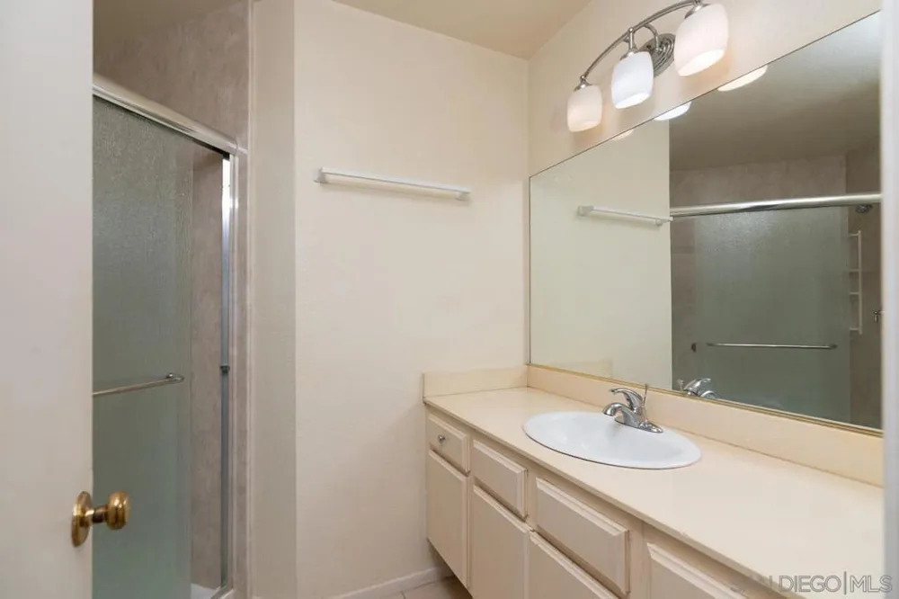 7267 Camino Degrazia #21 San Diego, CA 92111