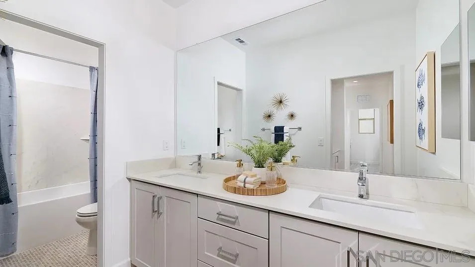 12626 Harmon Road Poway, CA 92064