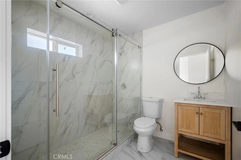 6849 De Celis Place Van Nuys, CA 91406