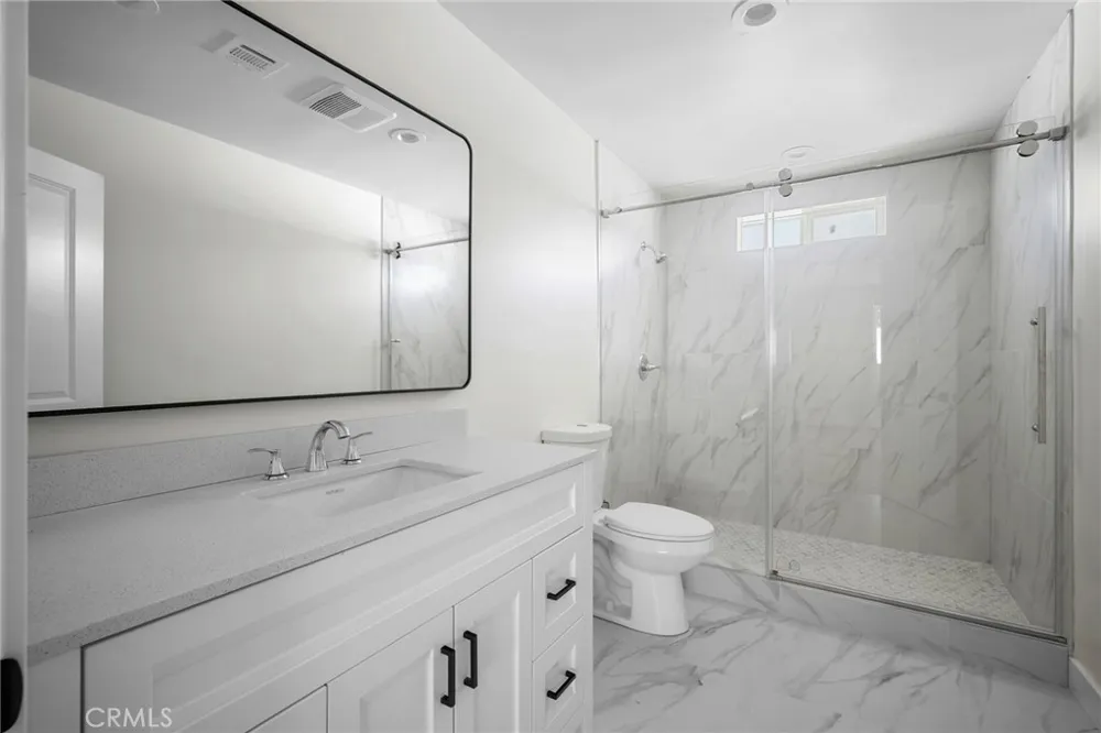 6849 De Celis Place Van Nuys, CA 91406