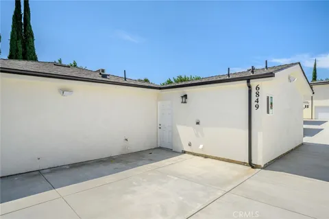 6849 De Celis Place