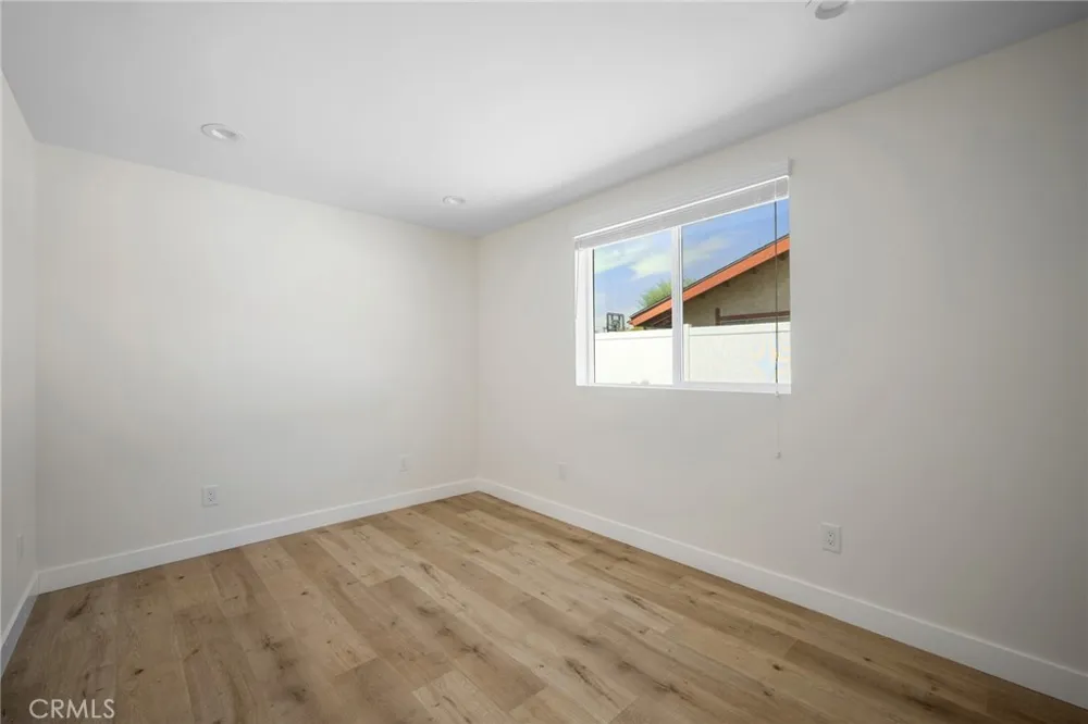 6849 De Celis Place Van Nuys, CA 91406
