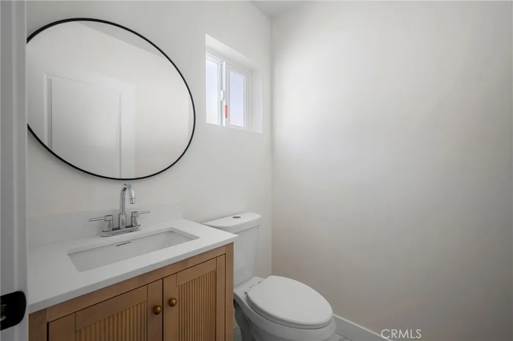 6849 De Celis Place Van Nuys, CA 91406