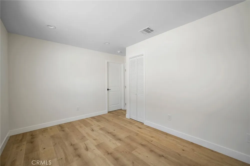 6849 De Celis Place Van Nuys, CA 91406