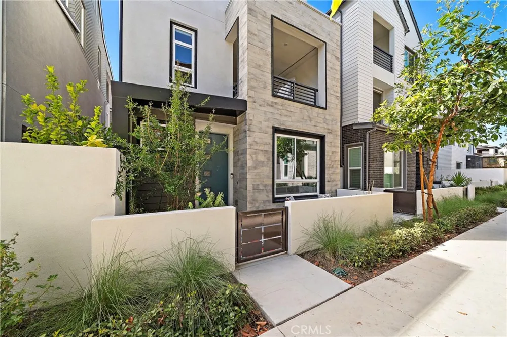 230 Abacus Irvine, CA 92618