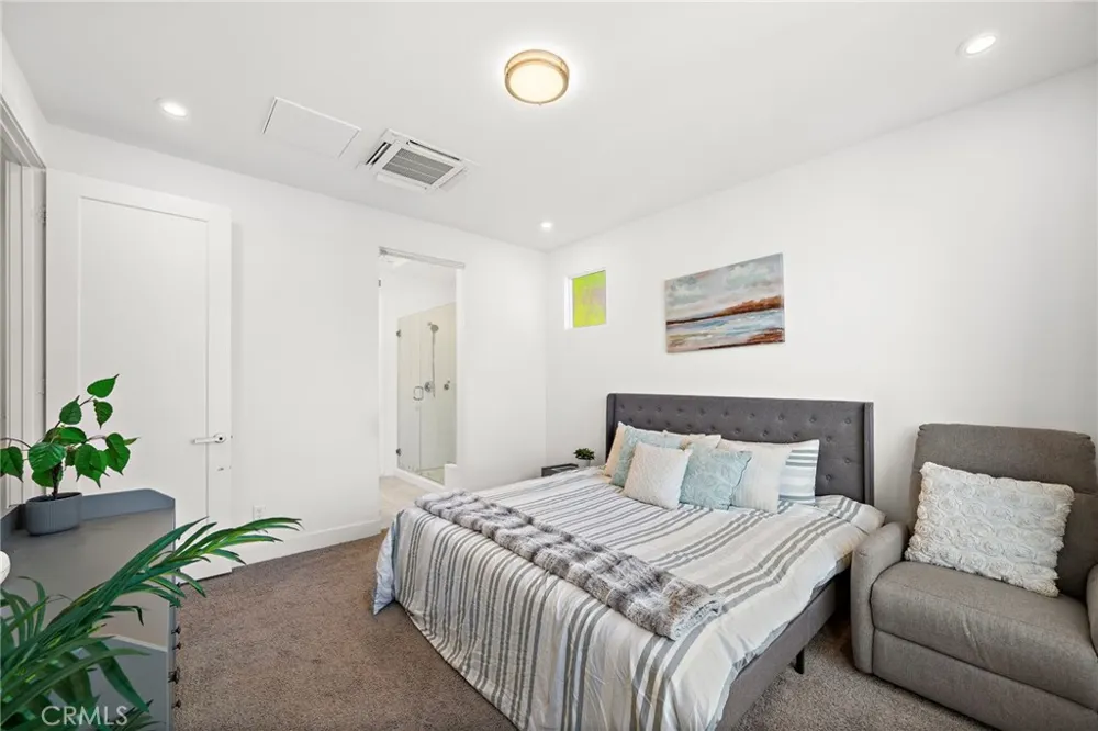 230 Abacus Irvine, CA 92618