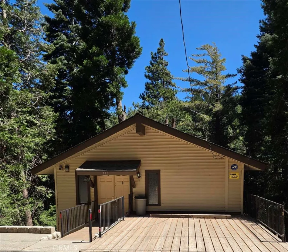 779 Virginia Court Lake Arrowhead, CA 92352