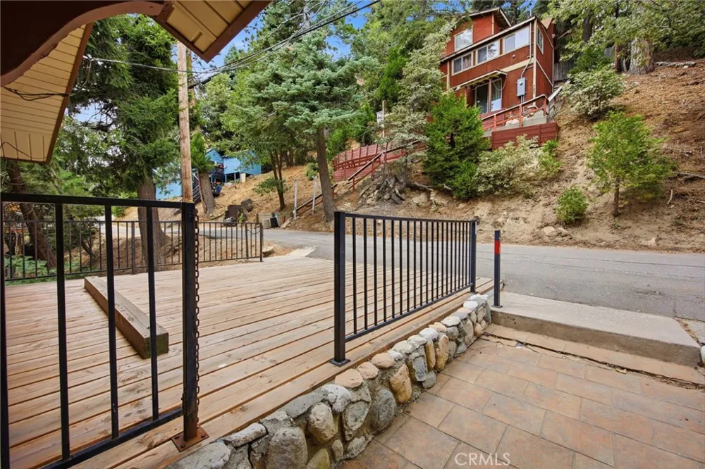 779 Virginia Court Lake Arrowhead, CA 92352
