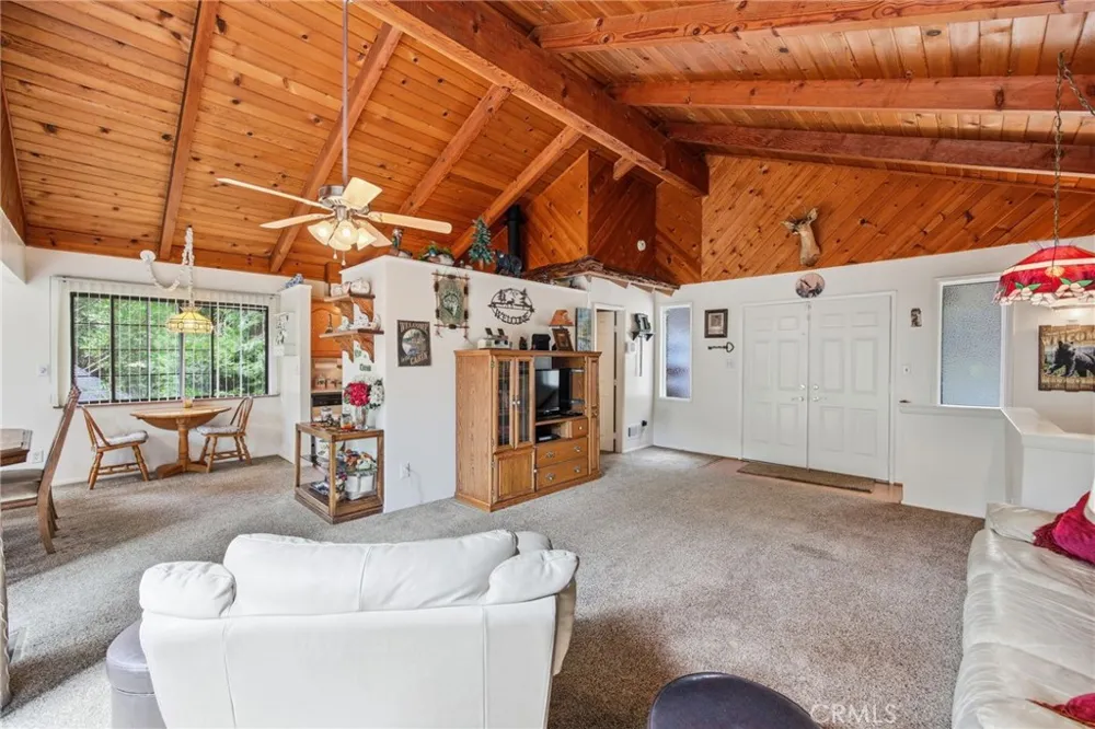 779 Virginia Court Lake Arrowhead, CA 92352