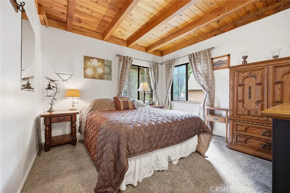779 Virginia Court Lake Arrowhead, CA 92352