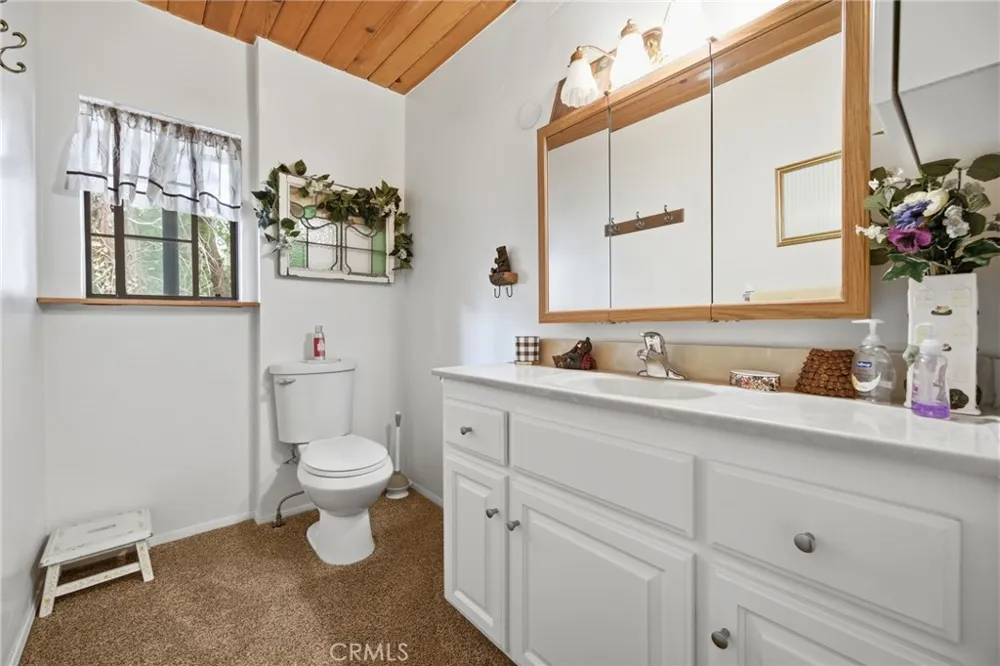 779 Virginia Court Lake Arrowhead, CA 92352