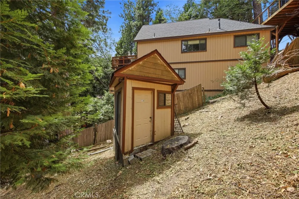779 Virginia Court Lake Arrowhead, CA 92352