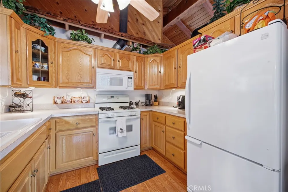 779 Virginia Court Lake Arrowhead, CA 92352