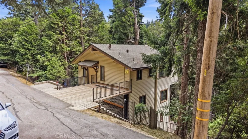779 Virginia Court Lake Arrowhead, CA 92352