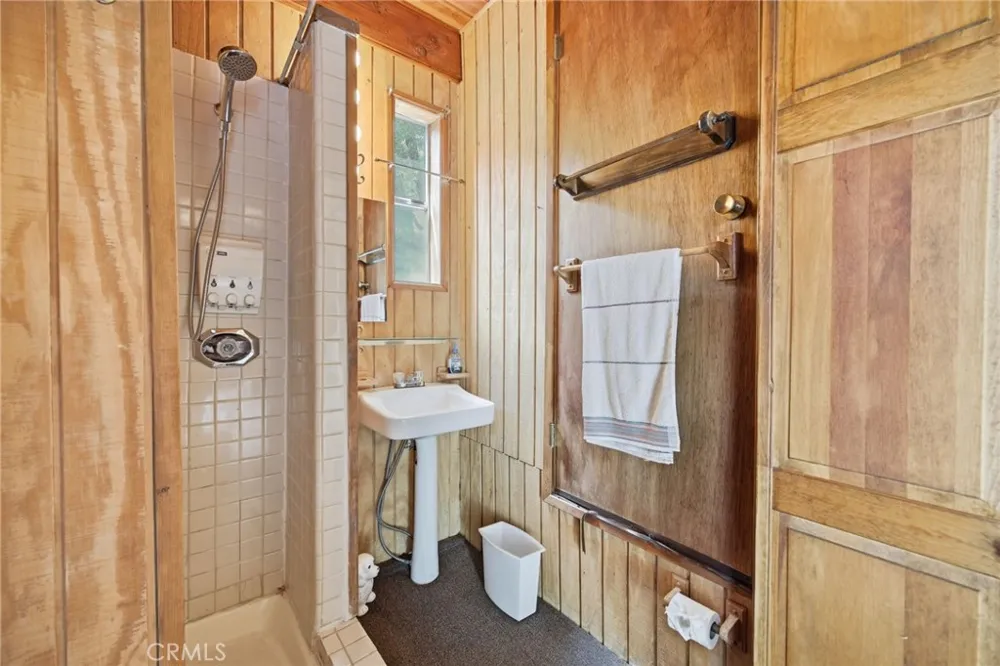 779 Virginia Court Lake Arrowhead, CA 92352