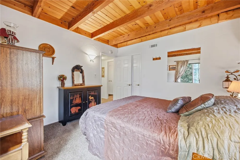 779 Virginia Court Lake Arrowhead, CA 92352