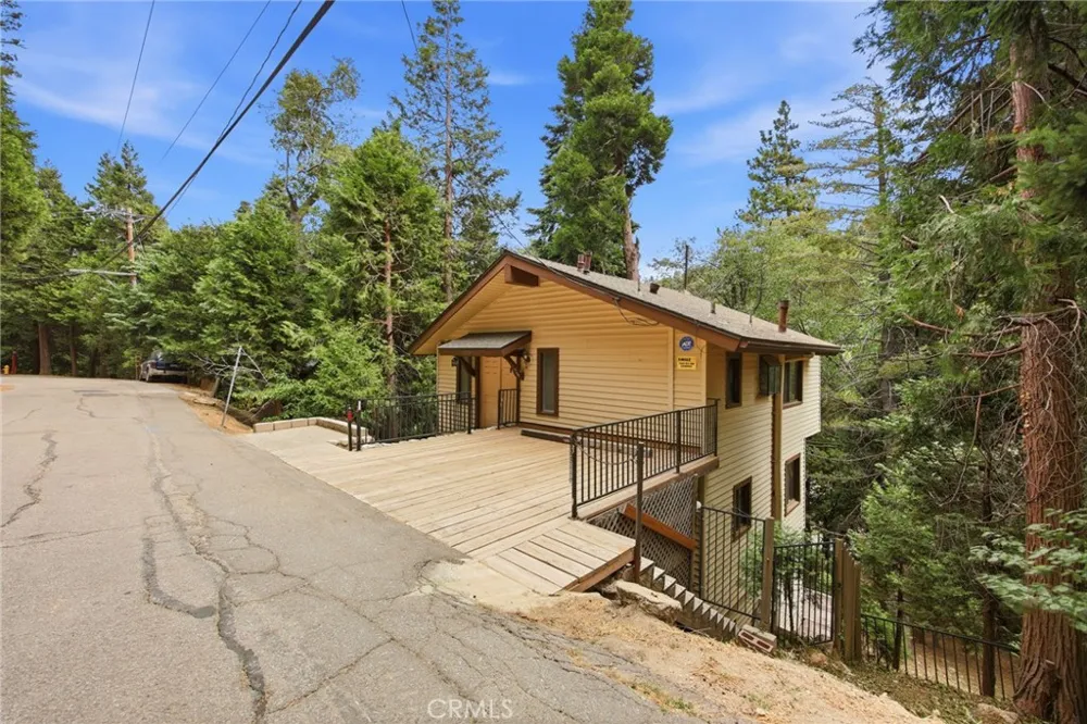 779 Virginia Court Lake Arrowhead, CA 92352