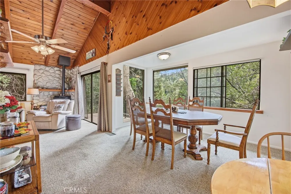 779 Virginia Court Lake Arrowhead, CA 92352