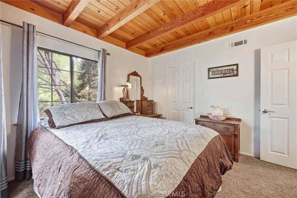 779 Virginia Court Lake Arrowhead, CA 92352