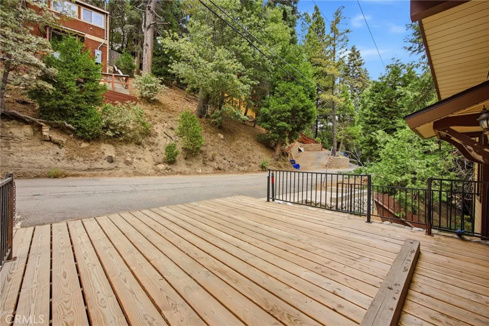 779 Virginia Court Lake Arrowhead, CA 92352