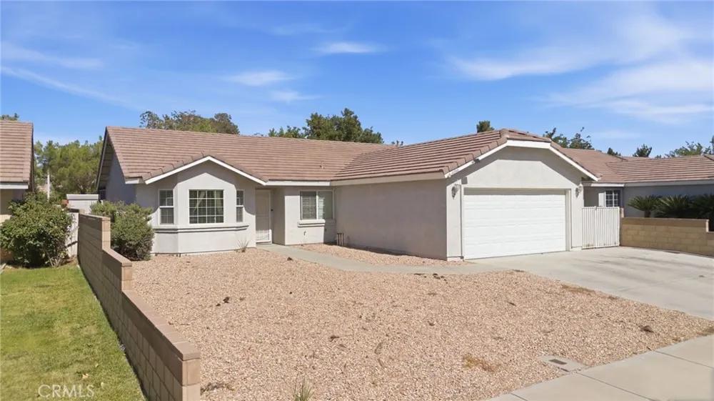 44846 Fenhold Lancaster, CA 93535