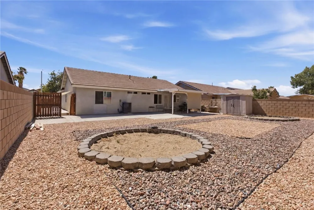 44846 Fenhold Lancaster, CA 93535