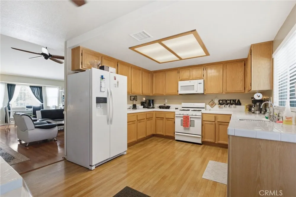44846 Fenhold Lancaster, CA 93535