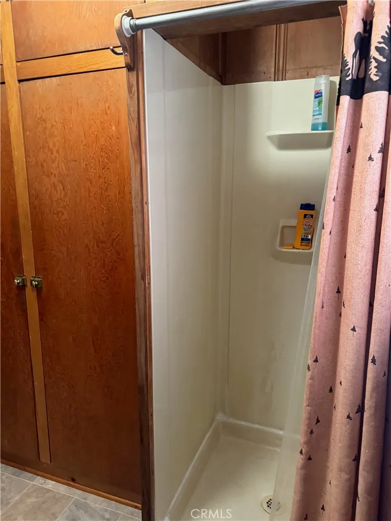 1029 Coulter Pine Road Crestline, CA 92325