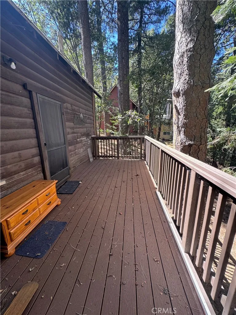 1029 Coulter Pine Road Crestline, CA 92325