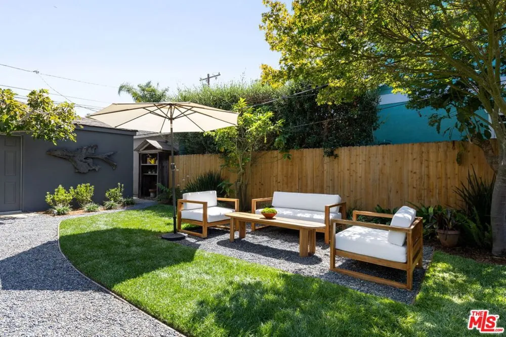 2458 Walnut Avenue Venice, CA 90291