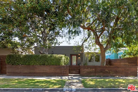 2458 Walnut Avenue