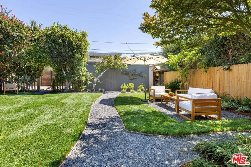 2458 Walnut Avenue Venice, CA 90291