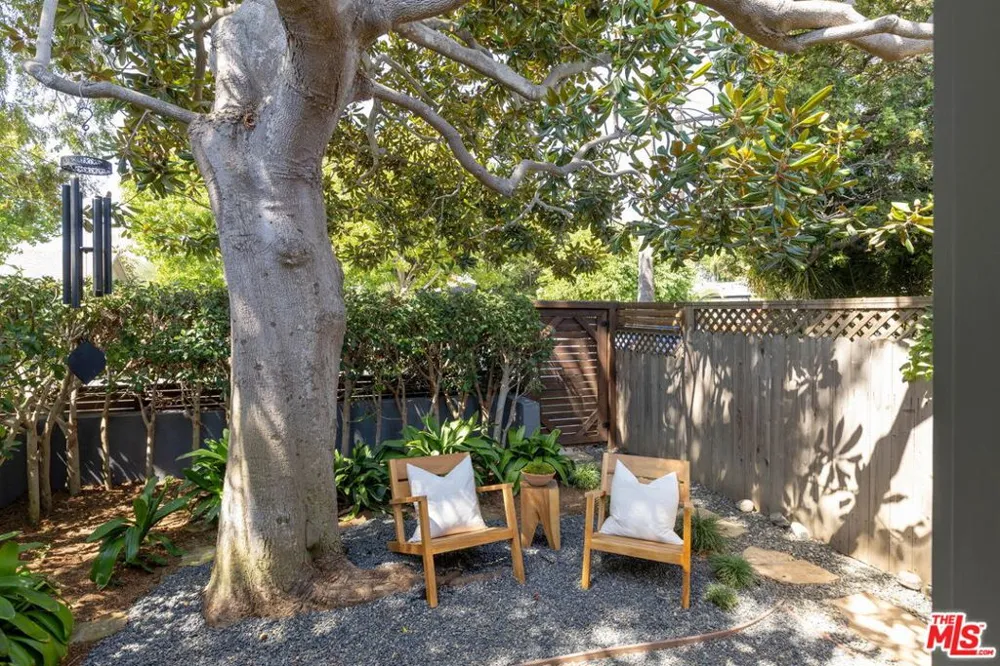 2458 Walnut Avenue Venice, CA 90291