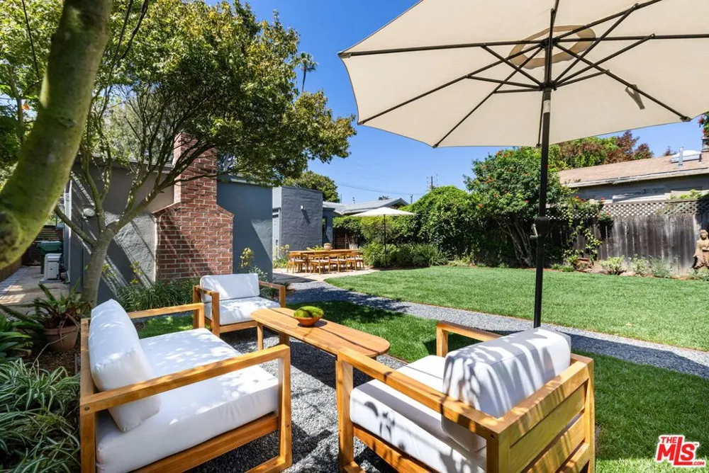2458 Walnut Avenue Venice, CA 90291